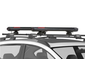 Porte-ski sur barre de toit pour voiture
