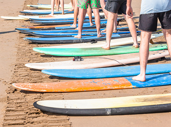 Entraînement surf sur le sable.