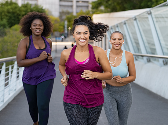 Femmes qui pratiquent la course à pied